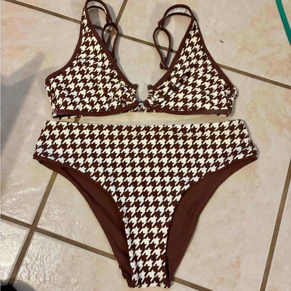 Cupshe - Brown & Cream Houndstooth High-Waist Bikini Set - Women Swim